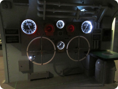 dive plane wheels and gauges