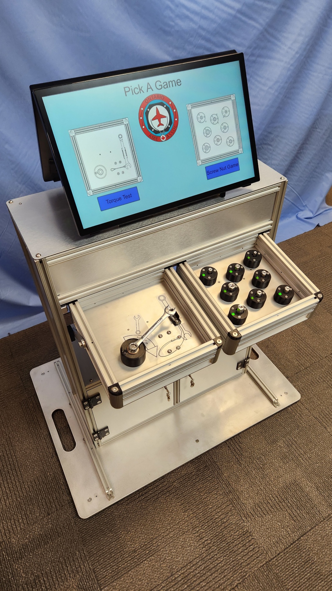 Picture of exhibit with torque and screw-nut games